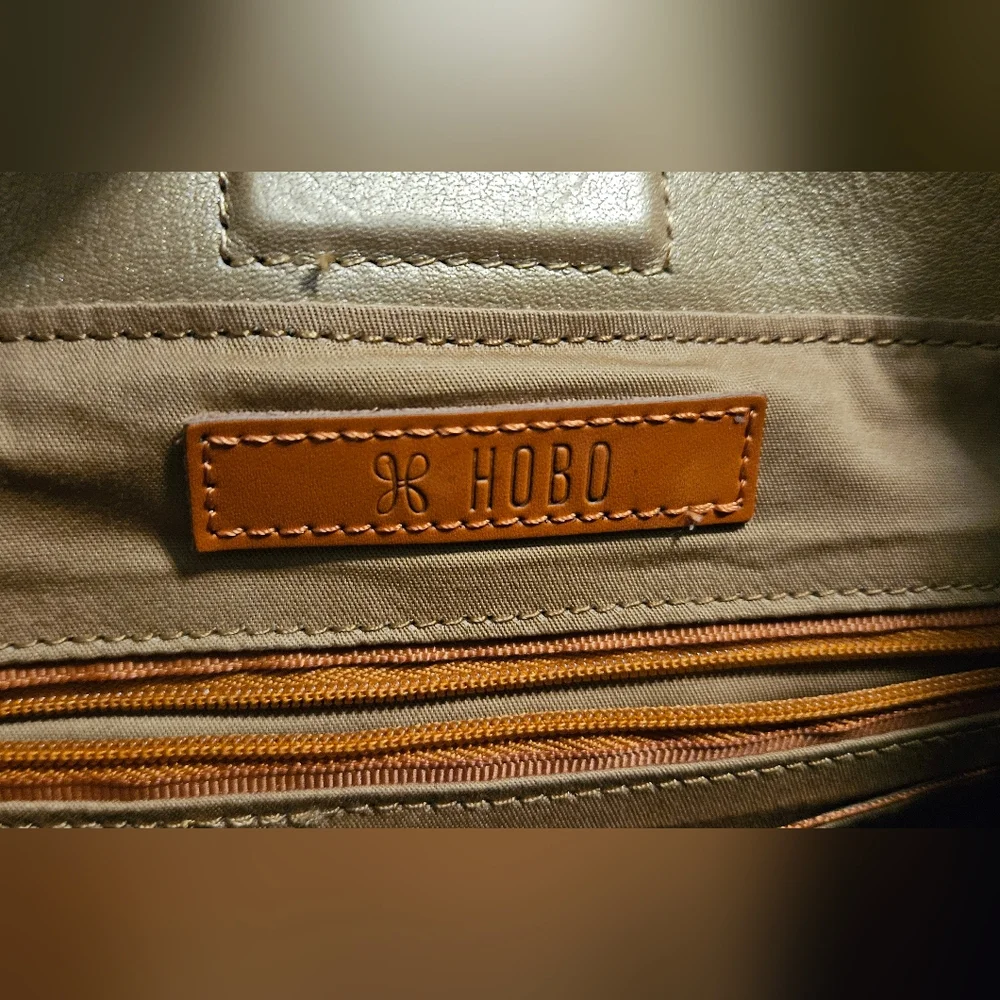 NWT HOBO Margot Satchel/crossbody: Dusty Gold 100% Gen Leather - Picture 12 of 14